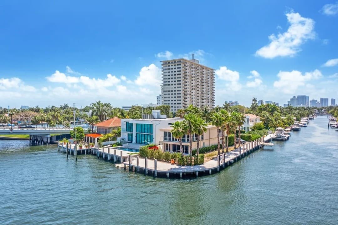 103ft Liveaboard Yacht Slip for Rent Fort Lauderdale